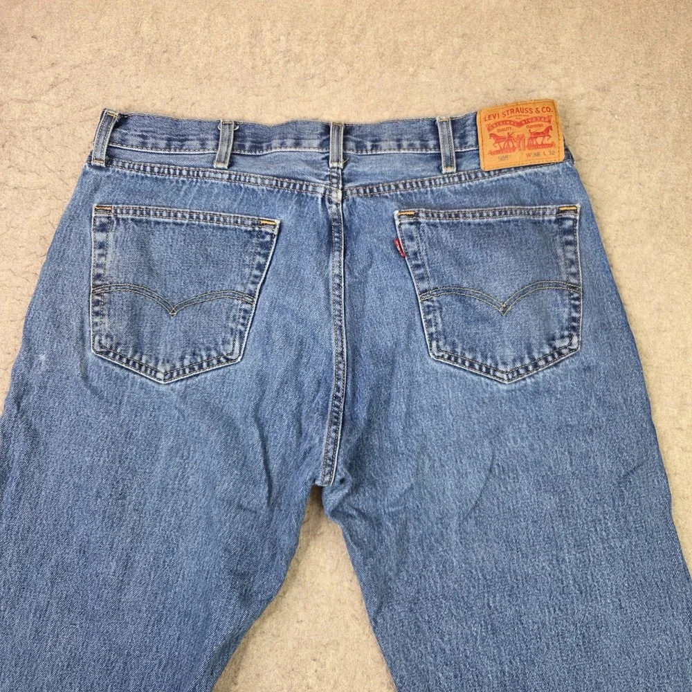 Levi's 505 Jeans Mens 38x32 Blue Denim Regular Fit 100% Cotton Straight Leg